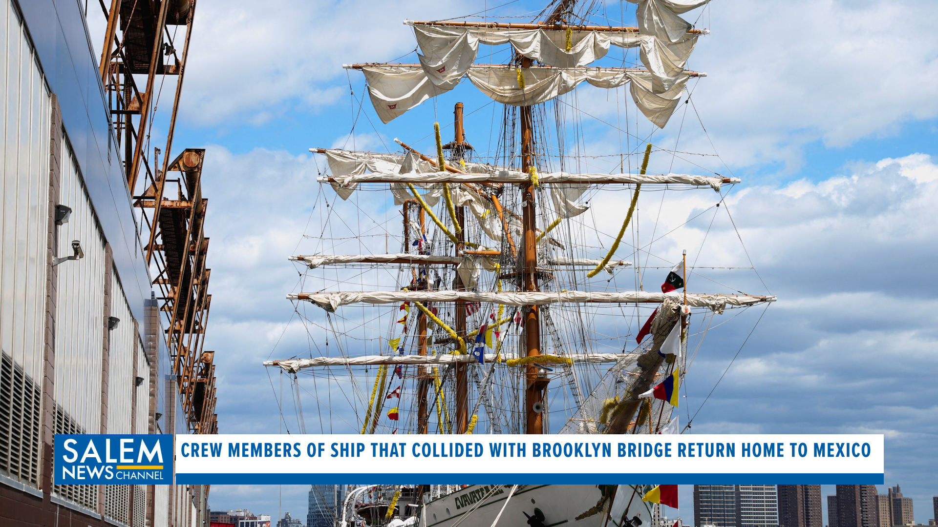 Mexican Ship Strikes Brooklyn Bridge, Snapping Masts And Killing 2 Crew ...