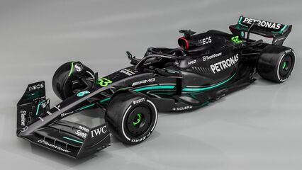 Mercedes-AMG Petronas F1 ×  M 240.jpg?v=1731926658